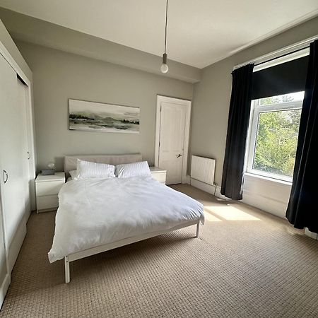 Springbank Apartment แอเบอร์ดีน ภายนอก รูปภาพ