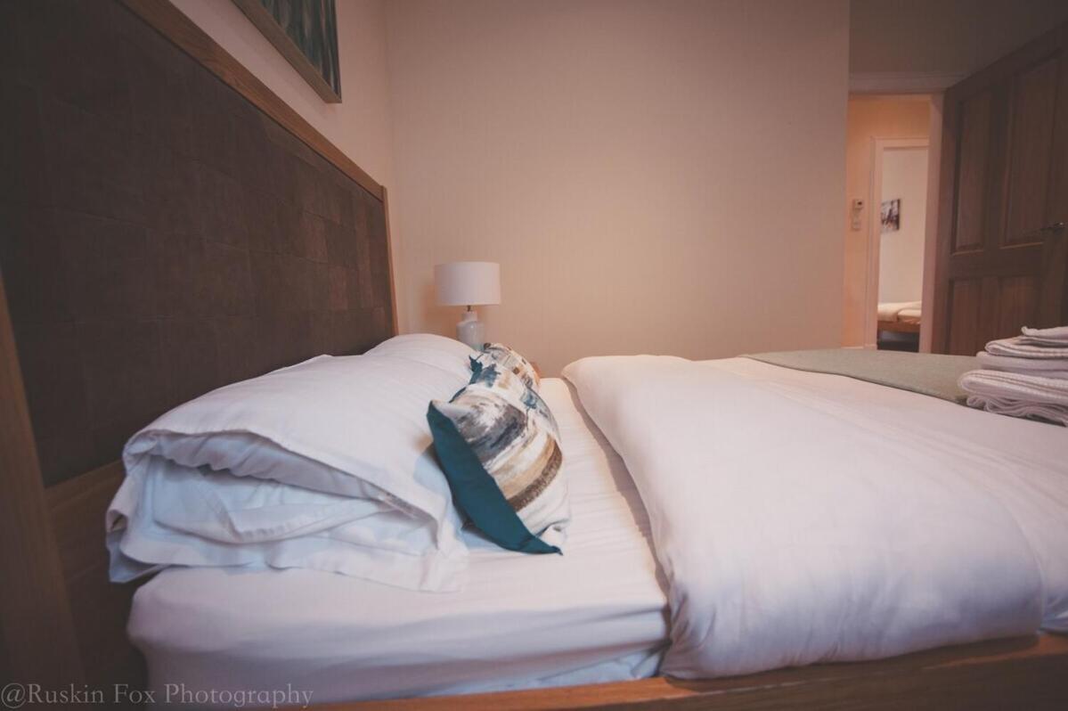 Springbank Apartment แอเบอร์ดีน ภายนอก รูปภาพ